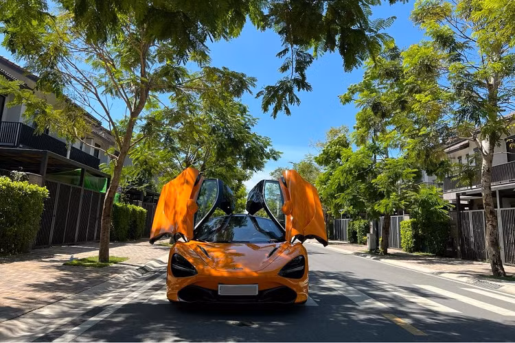 Mới đây, thông tin về việc 1 tay chơi siêu xe kín tiếng tại Sài thành bất ngờ thanh lý chiếc xe McLaren 720S màu cam rất hiếm gặp đã nhận được sự quan tâm không nhỏ của cộng đồng mạng và cả các đại gia muốn trải nghiệm mẫu siêu xe đến từ Anh quốc này.