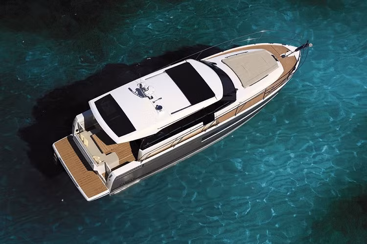 Gần nhất là ngày 24/10, chiếc xe Rolls-Royce Ghost với một số chi tiết mạ vàng sẽ đấu giá công khai minh bạcg, số tiền khởi điểm từ 10 tỷ đồng và người đấu giá phải cọc 2 tỷ đồng.