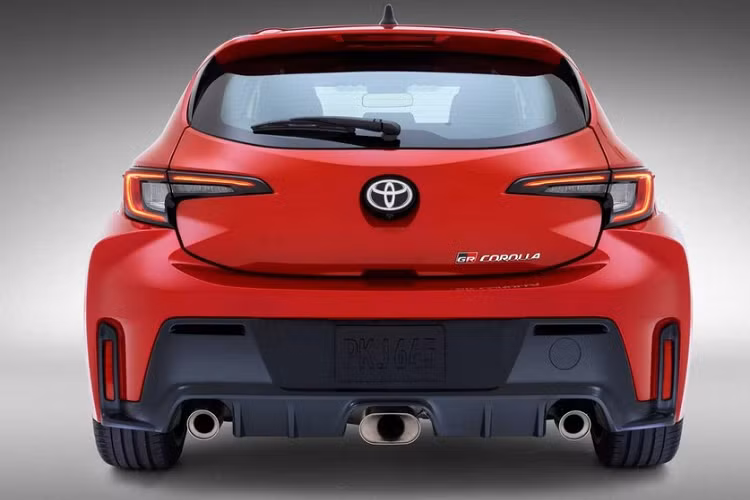 Chương trình này diễn ra bằng cách đại lý thu thập các thông tin khách đặt mua xe GR Corolla 2023 và sau đó đổ dồn các đơn mua vào thùng phiếu, tiếp đó là tổ chức màn quay số.