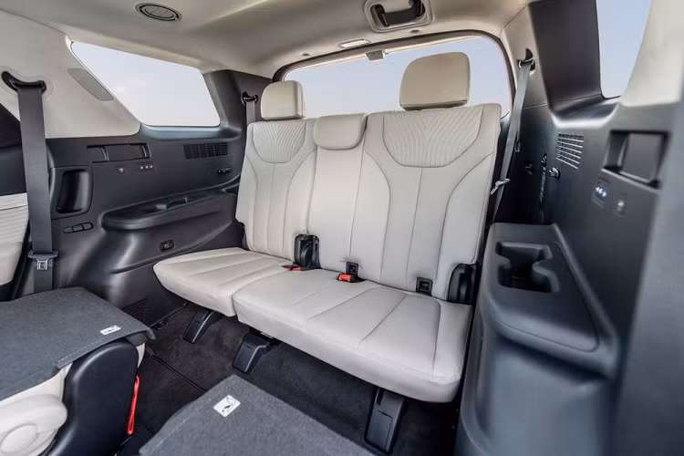 Tương tự Kia Telluride mới, Hyundai Palisade 2023 cũng không thay đổi động cơ. Xe vẫn dùng động cơ xăng V6, dung tích 3.8L, sản sinh công suất tối đa 291 mã lực và mô-men xoắn cực đại 355 Nm.