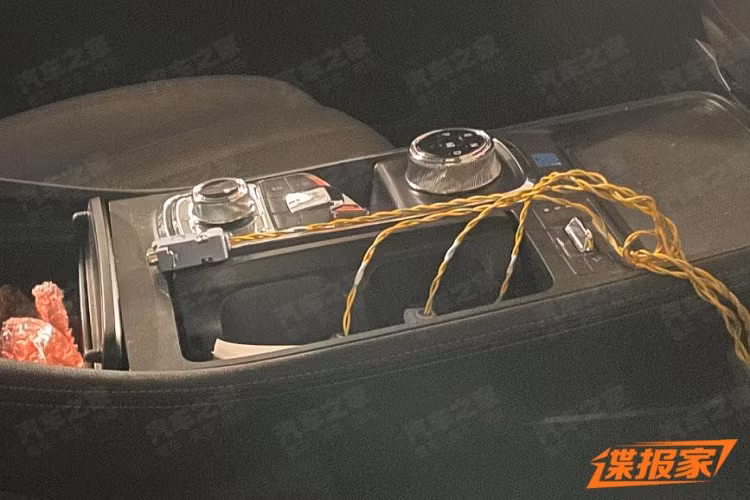 Hiện chưa rõ Ford Territory mới có được thay đổi kích thước so với trước hay không. Trong khi đó, Ford Territory cũ sở hữu chiều dài 4.590 mm, chiều rộng 1.936 mm, chiều cao 1.674 mm và chiều dài cơ sở 2.716 mm.