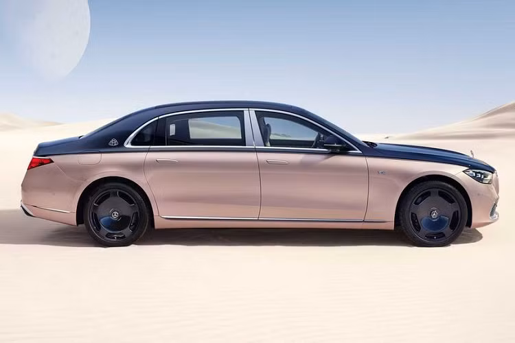 Tại buổi công bố ra mắt, Gorden Wagner - Giám đốc thiết kế của Mercedes-Benz cho biết: “Các tính năng tiên tiến và các yếu tố thiết kế độc quyền là những điều khiến Mercedes-Maybach S-Class Haute Voiture siêu sang trở thành một trong những mẫu xe xa hoa nhất mà chúng tôi từng tạo ra, đại diện cho sự sang trọng và tinh tế ở dạng thuần túy nhất”.