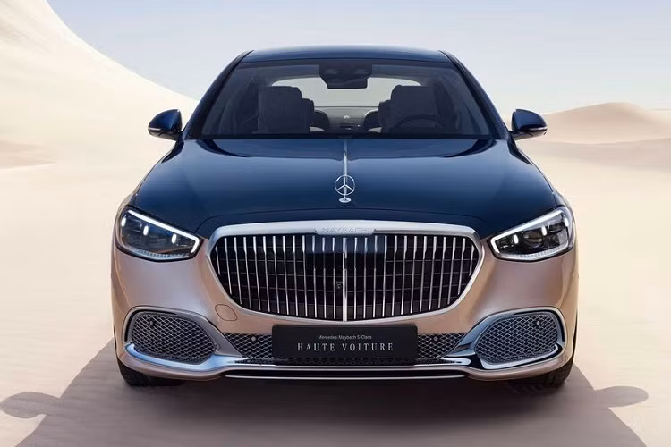  Mercedes-Maybach S680 Haute Voiture 2023 mới là một trong những mẫu xe xa xỉ nhất của thương hiệu ngôi sao ba cánh, với cảm hứng thiết kế từ thời trang cao cấp.