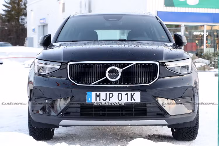 Thời gian gần đây, hãng xe Thuỵ Điển đã âm thầm công bố thông tin về mẫu xe cỡ nhỏ Volvo XC40 facelift 2023 lên trang web chính thức của mình ở thị trường châu Âu.