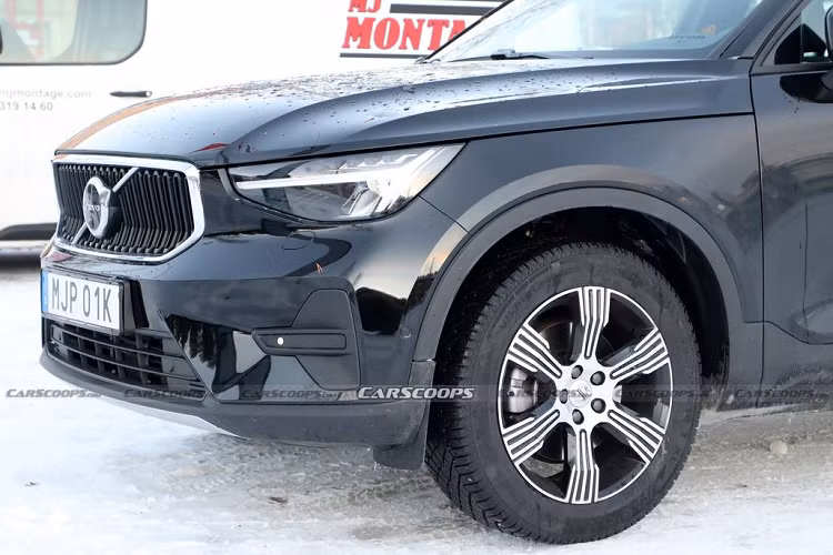 Tuy nhiên, khác với những lần ra mắt xe mới trước đây, lần này Volvo không đưa ra thông cáo báo chí và nhiều dữ liệu chi tiết mà chỉ đưa ra một lượng nhỏ thông tin về chiếc xe mới này. Thậm chí, trên trang chủ Volvo của cũng không được cập nhật và vẫn để ảnh của phiên bản cũ.