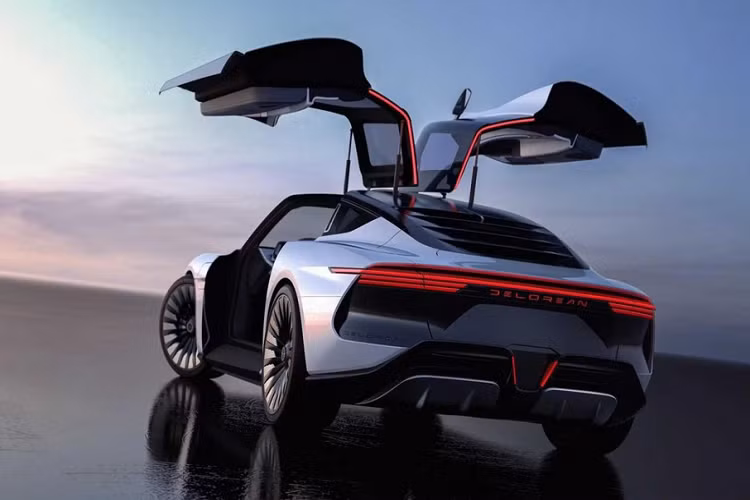 Sau khi chính thức ra mắt công chúng vào tháng 8 tại Pebble Beach, xe sẽ đi vào sản xuất trong năm 2024. Mức giá xe DeLorean Alpha-5 hiện vẫn chưa được công bố.