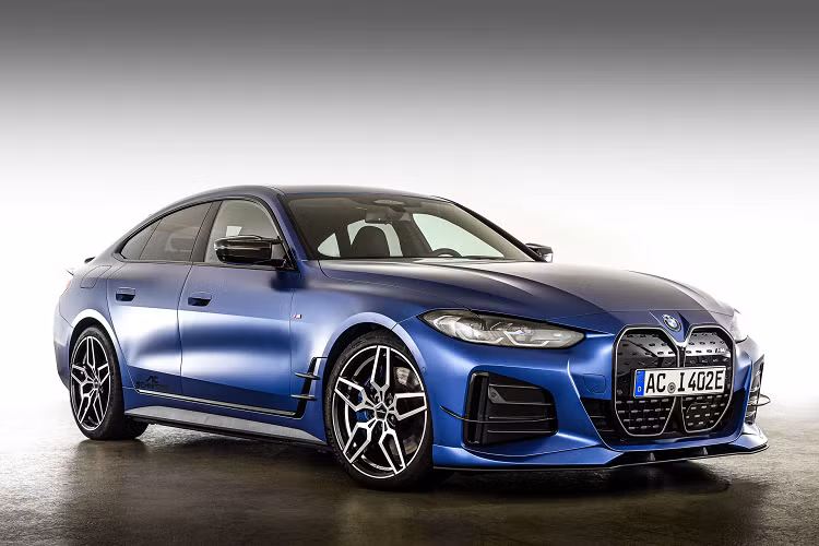 Mới đây, hãng độ AC Schnitzer có trụ sở tại Aachen đang dần chuyển sang nâng cấp những mẫu xe thuộc thế hệ ô ô điện mới của BMW, đặc biệt là BMW i4 sedan chạy điện.