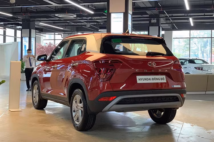 Cả 3 phiên bản của Hyundai Creta đều sử dụng chung khối động cơ xăng SmartStream, dung tích 1.5L cho công suất tối đa 113 mã lực và mô-men xoắn cực đại đạt 144 Nm. Trang bị hộp số đều là loại vô cấp CVT, kèm hệ dẫn động cầu trước.