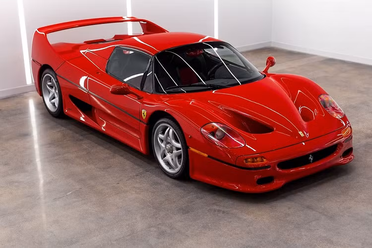Trong nhiều năm qua, những chiếc siêu xe Ferrari vẫn luôn khiến giới mộ điệu phải ngạc nhiên khi được "sang tay" với giá ngất ngưởng tại các sự kiện đấu giá. Chiếc siêu xe Ferrari F50 hàng hiếm xuất hiện trong bài viết này cũng không phải là ngoại lệ.