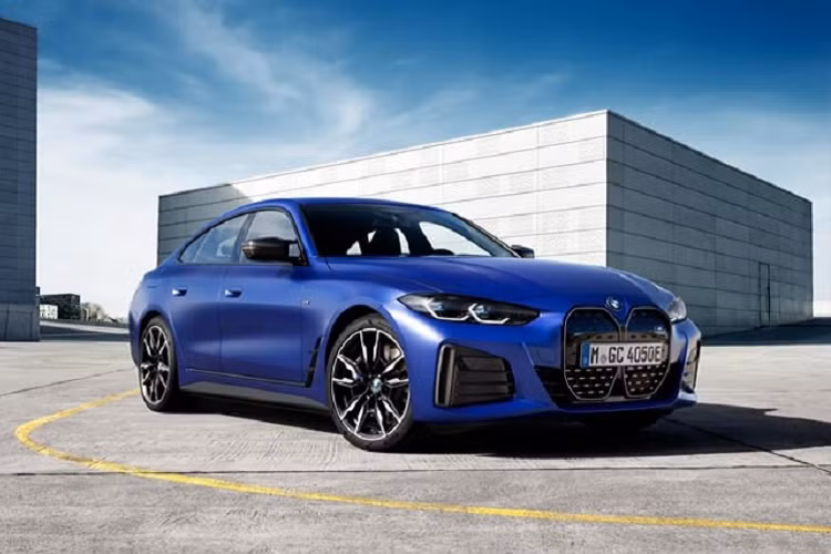 BMW i4 va iX 