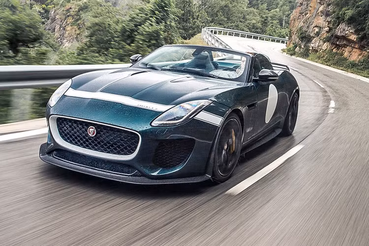 Vào năm 2014, Jaguar Land Rover từng tung ra sản phẩm Jaguar F-Type Project 7 giới hạn với chỉ 250 chiếc sản xuất trên toàn thế giới kèm mức giá bán siêu đắt gần 166.000 đô la, tại thời điểm đó, đây có thể xem là 1 trong những xe Jaguar đắt đỏ nhất từng được sản xuất.