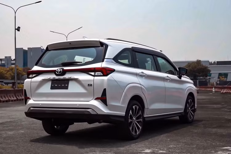 Đây cũng là điều cần thiết bới Toyota Avanza đang chìm vào lãng quên tại thị trường Việt, thế hệ mới và phiên bản thể thao sẽ là thứ dòng xe này cần để đối đầu với Mitsubishi Xpander hay Suzuki XL7.