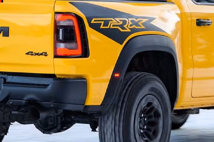 Tất cả những chiếc xe bán tải hạng nặng Ram 1500 TRX Havoc Edition này đều sẽ được trang bị khối động cơ HEMI V8 6.2 lít tăng áp cung cấp công suất 702 mã lực và mô-men xoắn 884 Nm.