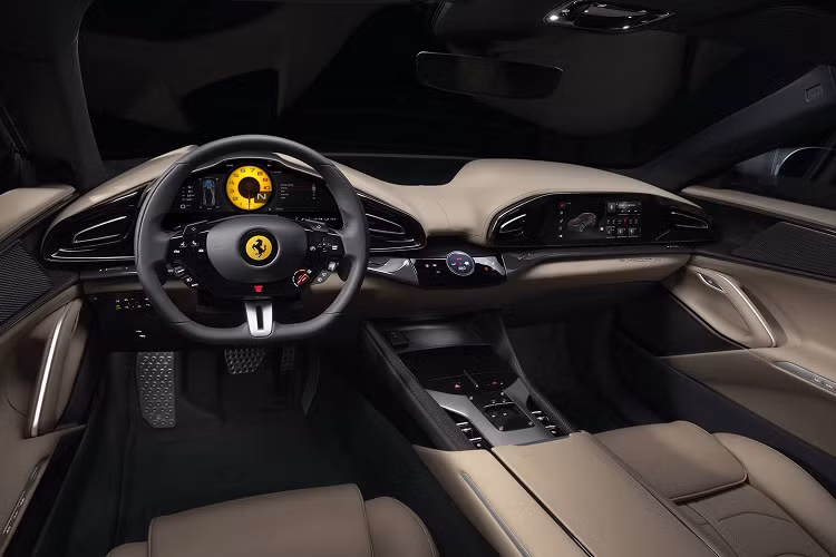 Tại Anh Quốc, giá của một chiếc Lamborghini Urus bản tiêu chuẩn chỉ bắt đầu từ 177.000 bảng Anh (215.000 USD hoặc 5,3 tỷ đồng). Trong khi đó Aston Martin DBX có giá khởi điểm thậm chí còn thấp hơn khi chỉ bắt đầu từ 160.000 bảng Anh (194.000 USD hoặc 4,8 tỷ đồng).