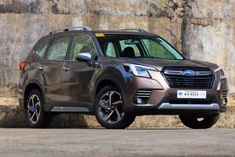 Theo thông tin từ các tư vấn viên bán hàng, Subaru Forester 2023 mới dự kiến sẽ có mặt tại Việt Nam trong thời gian tới, có thể vào cuối năm nay. Thực tế, Subaru Forester phiên bản nâng cấp giữa vòng đời đã được ra mắt tại nhiều thị trường trên thế giới từ năm 2021.