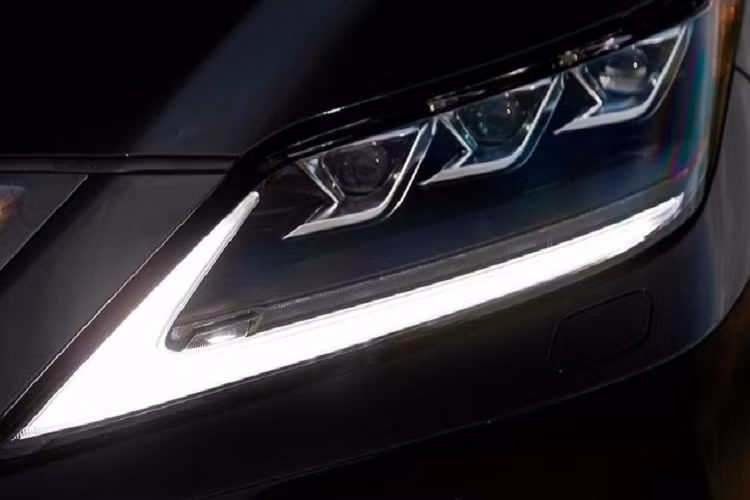 Đèn pha của Lexus RX450h