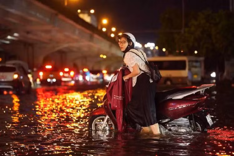 Ha Noi cu mua la ngap, tram bom nghin ty hoat dong ra sao?