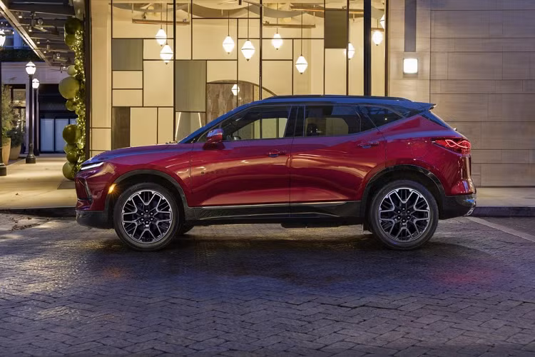 Dự kiến, Chevrolet Blazer 2023 sẽ bắt đầu được bán tại thị trường Mỹ vào mùa hè năm nay. Hiện giá xe Chevrolet Blazer 2023 mới vẫn chưa được công bố.