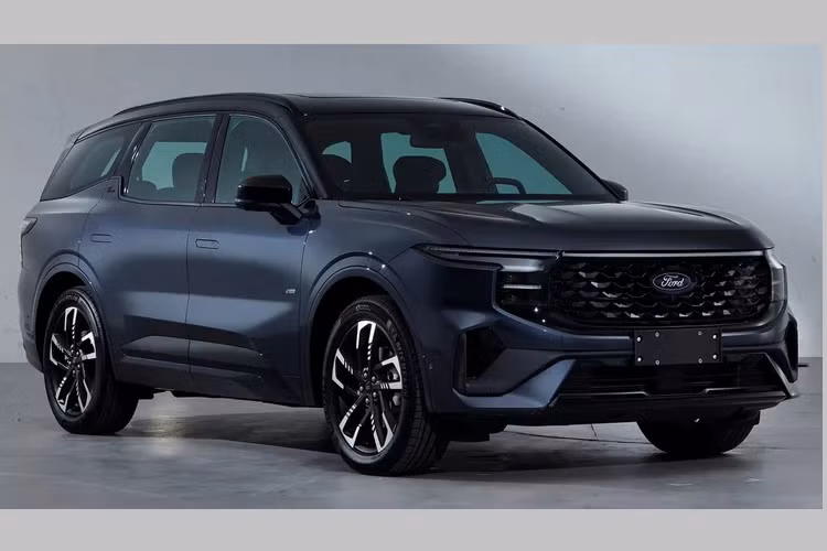 Theo những hình ảnh được công bố Ford Edge Hybrid 2024 mới sẽ có thiết kế mới cao cấp tương tự như phiên bản sử dụng động cơ đốt trong ra mắt trước đó. Đường nét góc cạnh được thể hiện rõ ở phần đầu xe và bên thân, ngoài ra phiên bản hybrid còn có lưới tản nhiệt mới cỡ lớn cùng viền mạ chrome.