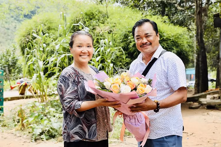 Nghe si Ngan Quynh: “Toi phai nin tho, bi ngat xiu khi dong “Me rom“-Hinh-4