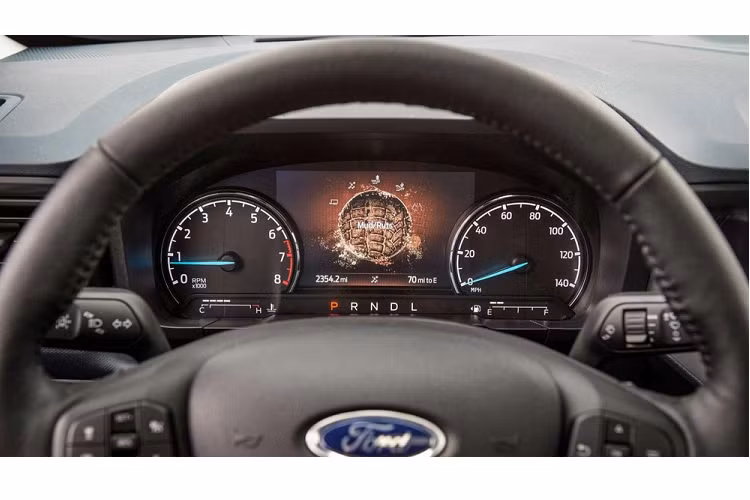 "Trái tim" của Ford Maverick Tremor 2023 là động cơ xăng EcoBoost 4 xi-lanh, tăng áp, dung tích 2.0L với công suất tối đa 250 mã lực và mô-men xoắn cực đại 376 Nm.