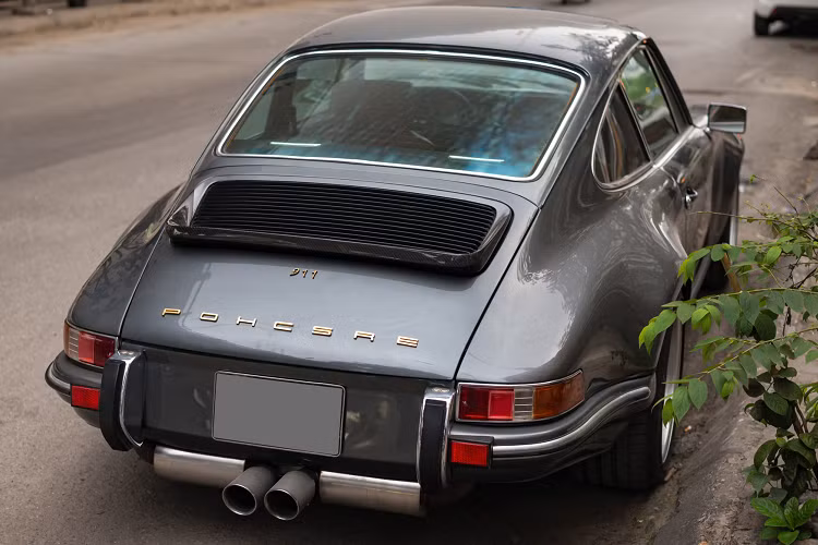 Hiện không rõ mức giá độ xe Porsche 911 964, cũng như tốc độ tối đa và khả năng tăng tốc từ 0-100 km/h của chiếc xe có được cải thiện hay không. 