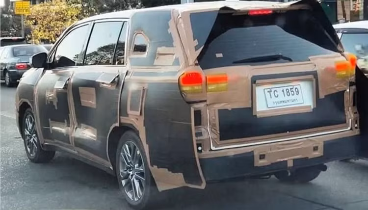 Toyota Innova se co them phien ban hybrid moi mang ten Hycross?-Hinh-2