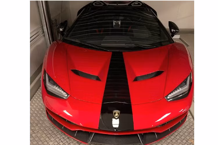 Lamborghini Centenario gia tram ty dong chao hang dai gia Viet
