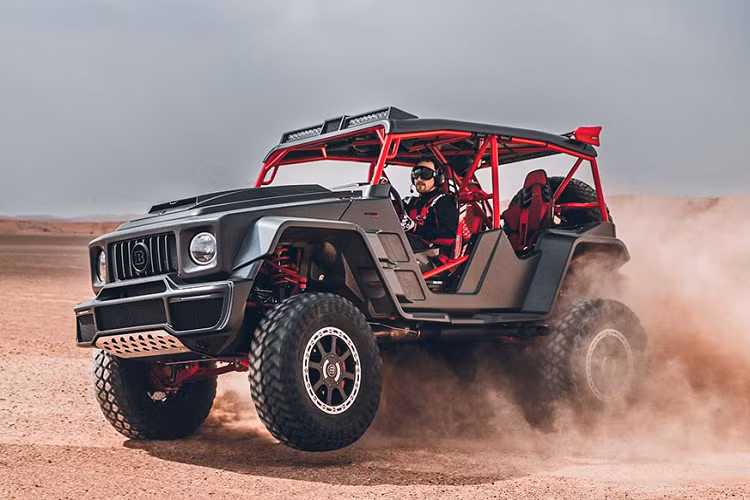 Tuy nhiên ngay cả khi được nhập về Việt Nam, những chiếc Brabus 900 Crawler hoang dã cũng không thể ra biển như G63 6x6 hay G650 Landaulet, bởi "quái thú hoang dã" này hoàn toàn không phù hợp với tiêu chuẩn giao thông công cộng.