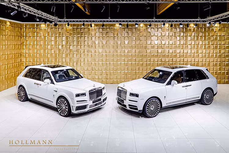 Động cơ của Rolls-Royce Cullinan được trang bị hộp số tự động ZF 8 cấp, hệ dẫn động 4 bánh toàn thời gian và đánh lái 4 bánh hoàn toàn mới. Mức giá xe Rolls-Royce Cullinan Mansory dự đoán không dưới 40 tỷ đồng khi đến tay đại gia Việt. 