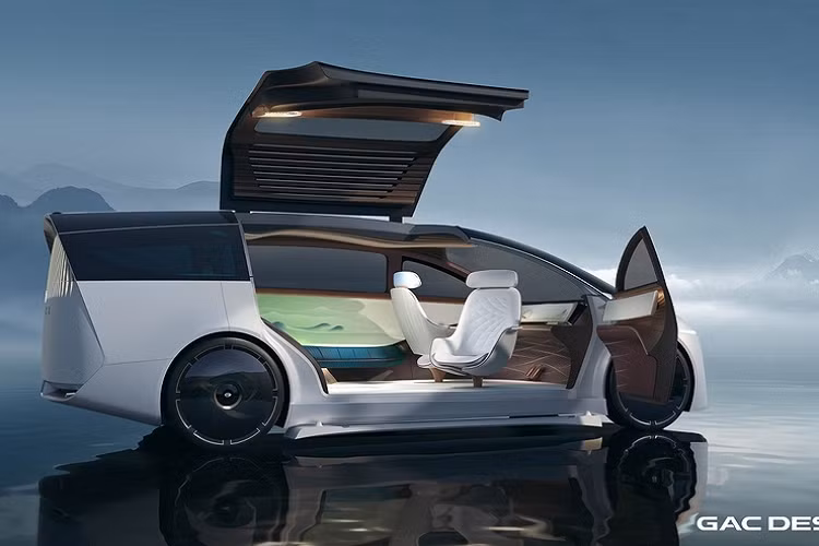 Các tính năng đáng chú ý khác của GAC Space 2023 mới bao gồm đèn pha LED kiểu Hyundai Staria trải toàn chiều rộng và kính chắn gió dốc. Đặc biệt, bánh xe không chỉ thiết kế độc đáo mà còn có thể chiếu các đồ họa khác nhau.