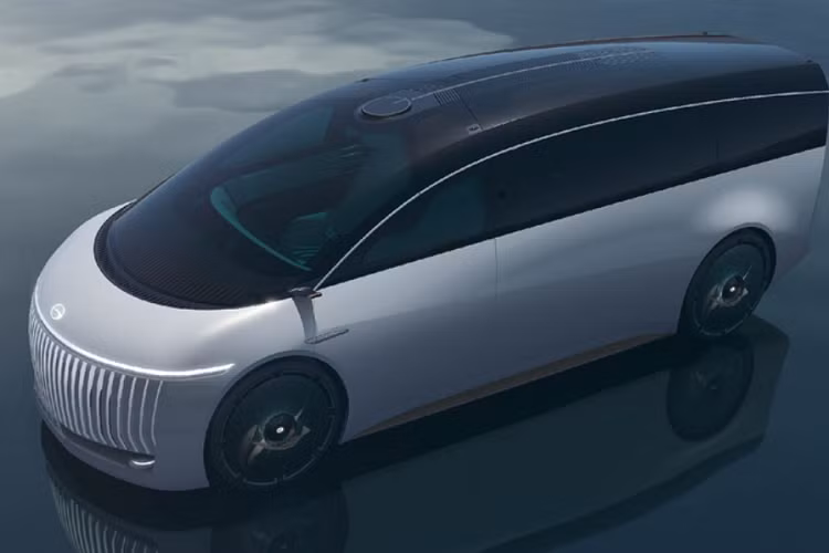 Di chuyển vào bên trong, GAC Space sở hữu khoang cabin mang phong cách tương lai với ghế ngồi kiểu phòng chờ vô cùng sang trọng, bao gồm 2 ghế có thể xoay và một ghế dài hình chữ L ở hàng sau.