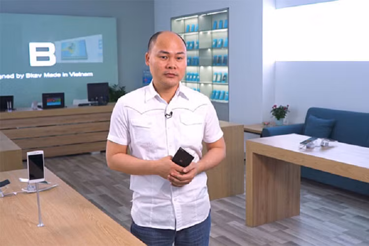 CEO Bkav Nguyễn Tử Quảng gọi vốn từ người hâm mộ Bphone CEO Bkav Nguyen Tu Quang goi von tu nguoi ham mo Bphone