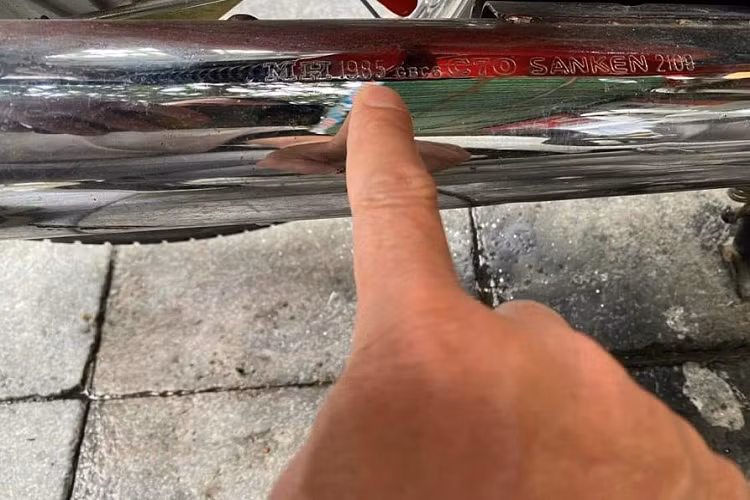Khối động cơ này vẫn được Honda mệnh danh là Econo-Power với tem dán trên 2 “cốp” và một lô-gô trên nắp động cơ bên trái. Với phiên bản Những năm 1998 – 1999, Honda Super Cub C70 Deluxe kết thúc thời “hoàng kim” và ngừng sản xuất.