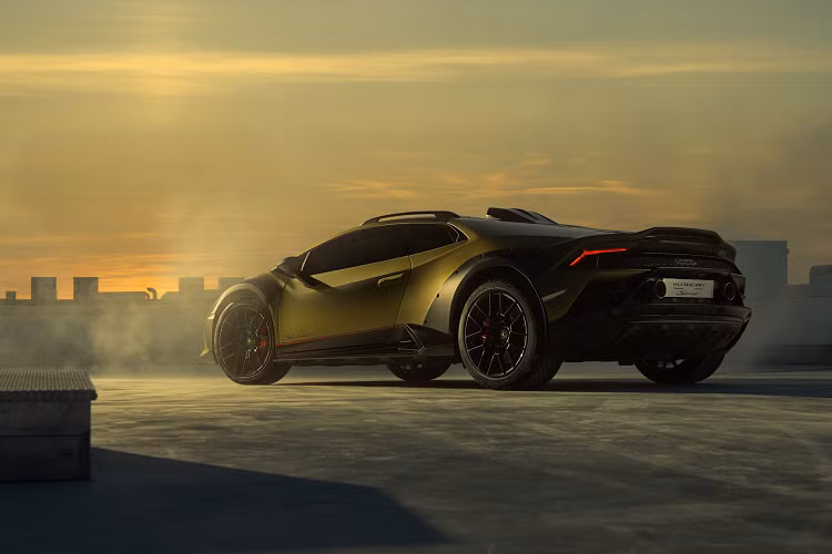 Tuy nhiên, gần như chắc chắn là xe sẽ dùng động cơ V10, dung tích 5.2L như những chiếc Lamborghini Huracan khác. Dẫu vậy, vẫn còn phải chờ xem xe sẽ dùng phiên bản với khả năng tạo ra công suất tối đa 602 mã lực hay sẽ mượn cỗ máy mạnh 631 mã lực của Lamborghini Huracan STO.