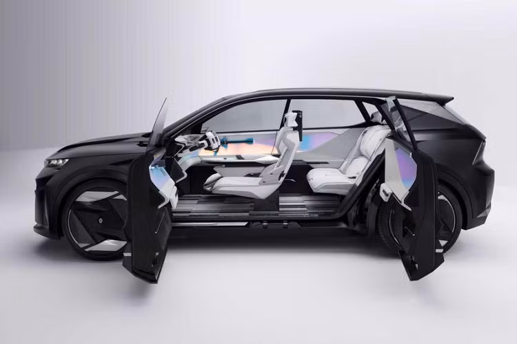 Renault đã hợp tác với nhạc sĩ điện tử và kỹ sư âm thanh người Pháp Jean-Michel Jarre để tạo ra âm thanh đặc thù cho mẫu xe concept mới của mình, và âm thanh này sẽ đến từ một trong bốn loa đặt ở cửa. Renault đã không hé lộ nhiều về âm thanh của chiếc xe, nhưng ý tưởng chung là cách tiếp cận “ít hơn là nhiều hơn”, tập trung quanh việc “quan tâm đến các nguồn lực”.