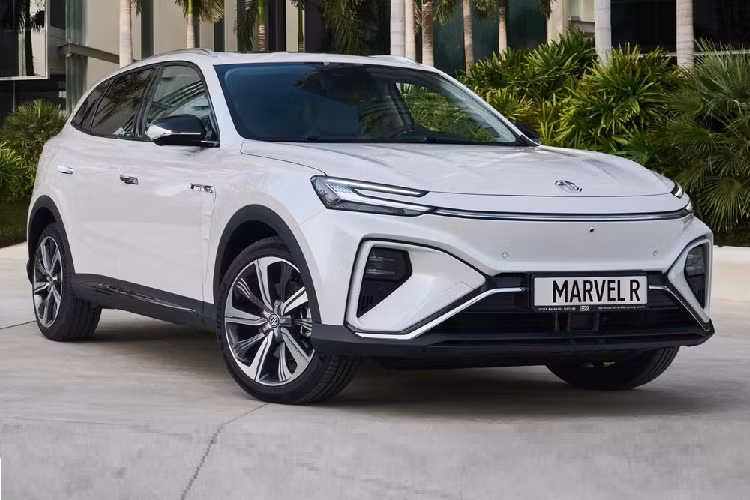 Theo công bố của MG, hãng xe ra mắt 2 mẫu xe chưa từng xuất hiện tại Việt Nam, đó là MG4 và Marvel R Electric. Cả hai mẫu xe này đều thuộc phân khúc xe điện. Nếu như MG4 là xe hatchback hạng C thì MG Marvel R Electric lại được định vị trong phân khúc SUV cỡ C.