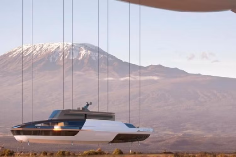 Siêu du thuyền kiêm nơi ở dài 60 mét cung cấp 750 mét vuông không gian sống. AirYacht có tất cả ba tầng, cung cấp chỗ ở cho tối đa 12 hành khách trong 5 hoặc 6 cabin, cũng như cho phi hành đoàn gồm 12 người.