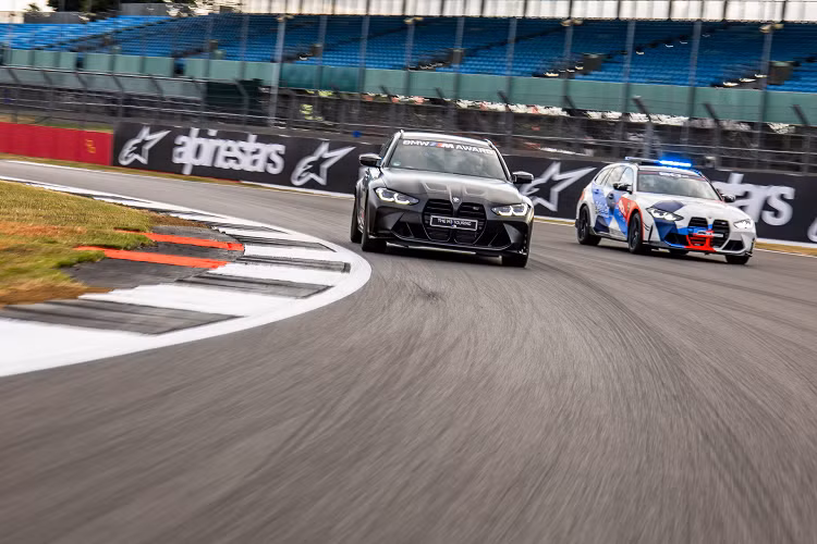 Món quà đặc biệt không chỉ được chọn để kỷ niệm 50 năm thành lập thương hiệu BMW M mà còn là Giải thưởng BMW M thứ 20 trong MotoGP kể từ năm 2003. Mỗi năm, một giải thưởng được trao cho tay đua nào thu thập được nhiều điểm nhất dựa trên các vị trí của tay đua trong suốt mùa giải.