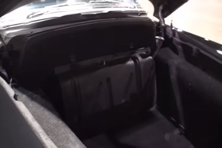 Chiếc xe cụ thể trong video trên gần đây có được trưng bày tại World of Wheels Car Show 2022, và không bất ngờ khi nó đã thu hút sự chú ý của không ít người. 
