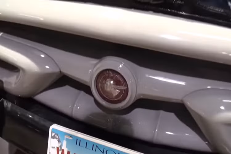 Là một trong hai động cơ được cung cấp trong Chevrolet Bel Air thế hệ đầu tiên, nó có thể truyền công suất 115 mã lực đến các bánh xe nằm dưới đầu Pontiac, qua đó tạo nên hệ dẫn động cầu sau. 