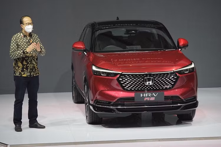 Ngày 23/3/2022 vừa qua, hãng Honda đã chính thức giới thiệu thế hệ mới của dòng xe Honda HR-V 2022 mới ở thị trường Indonesia. Đến nay, tại triển lãm Indonesia International Motor Show (IIMS) 2022, hãng Honda đã mang mẫu SUV cỡ B này đến trưng bày và giới thiệu với người tiêu dùng.