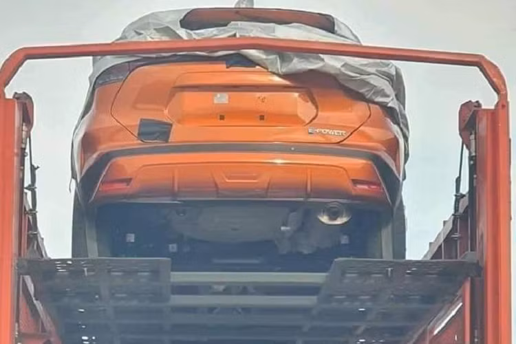 Trong thông báo này, Nissan chia sẻ: "Tại Việt Nam, xe xăng-điện lai nói chung được xem là lựa chọn phù hợp để chuyển dịch sang phương tiện "xanh", trong bối cảnh hạ tầng giao thông và số lượng trạm sạc điện còn ít. Đặc biệt, công nghệ e-Power tỏ ra nổi trội hơn khi sở hữu những điểm mạnh của ô tô thuần điện, đồng thời khắc phục được hạn chế của chính loại xe mới này."