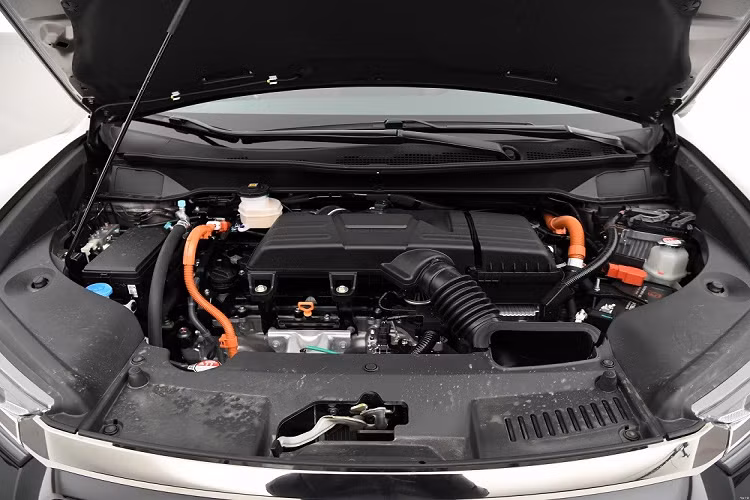"Trái tim" của Honda Elysion 2022 tại thị trường Trung Quốc là hệ truyền động hybrid i-MMD thế hệ thứ ba, bao gồm máy xăng 4 xi-lanh thẳng hàng, dung tích 2.0L và mô-tơ điện.