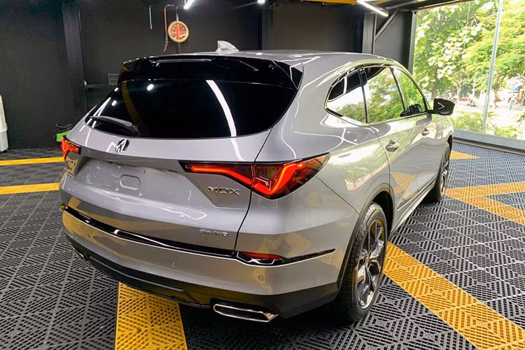 Acura MDX A-Spec 2022 có đầy đủ mọi trang bị an toàn cần thiết nhất cho một chiếc xe hơi. Và ngày nay các trang bị đó vẫn còn giữ nguyên được giá trị và chức năng của mình. Cụ thể, xe có các công nghệ an toàn như: cảnh báo va chạm phía trước, cảnh báo chệch làn đường, phanh tự động, các túi khí, chức năng kiểm soát lực kéo, ổn định thân xe.