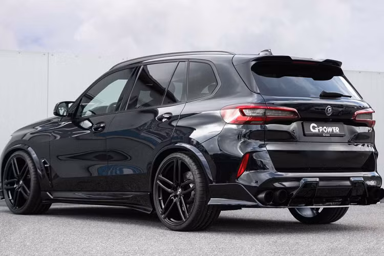 X5 M tiêu chuẩn có khả năng sản sinh công suất 600 mã lực và mô-men xoắn 749 Nm. Phiên bản cao cấp hơn Competition có thể tạo ra công suất 617 mã lực. Nhưng tất cả những con số đó vẫn thấp hơn nhiều so với những gì G-Power độ BMW X5 M.