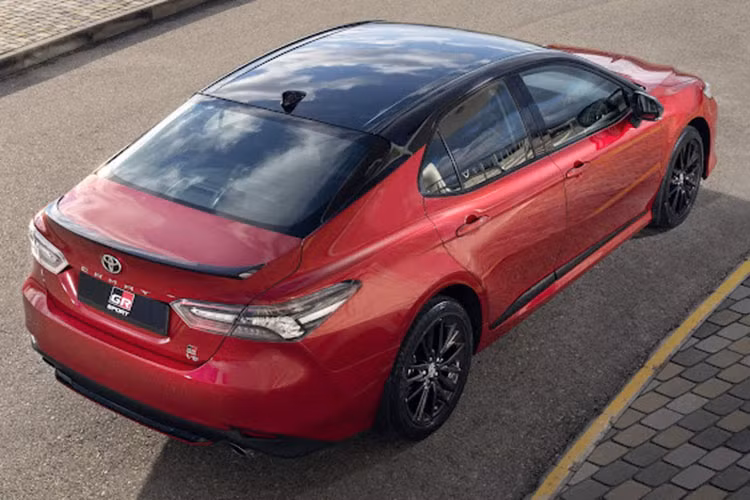 Với hai ứng cử viên trên, nhiều khả năng Toyota Camry là mẫu xe đang được thương hiệu Nhật “ưu tiên”. Nguyên nhân là do mẫu Corolla còn nhiều cấu hình khác như wagon hay hatchback.