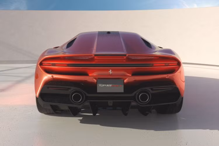 Hiện tại, Ferrari chưa công bố bất kỳ hình ảnh nào về khoang nội thất của xe, tuy nhiên nhiều thông tin cho rằng khoang nội thất của Ferrari SP48 Unica có thiết kế tương đồng với F8 Tributo. Xe cũng có một số chi tiết khác biệt nhằm tạo nét riêng cho tính độc nhất vô nhị của mình, chẳng hạn như nội thất bọc da Alcantara cao cấp màu đen đục lỗ có các họa tiết hình lục giác giống với thiết kế lưới tản nhiệt
