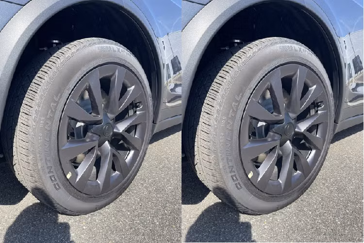 Chủ nhân của chiếc Model X Plaid này cho biết sau khi khiếu nại Tesla thì được hãng cho biết hãng không có khả năng khắc phục lỗi này ngay lập tức vì đã hết lốp phù hợp để thay mới. Hãng xe điện đề nghị Ethan chờ tới tháng 7/2022 để nhận một chiếc Model X Plaid khác nhưng chủ xe không đồng ý. 