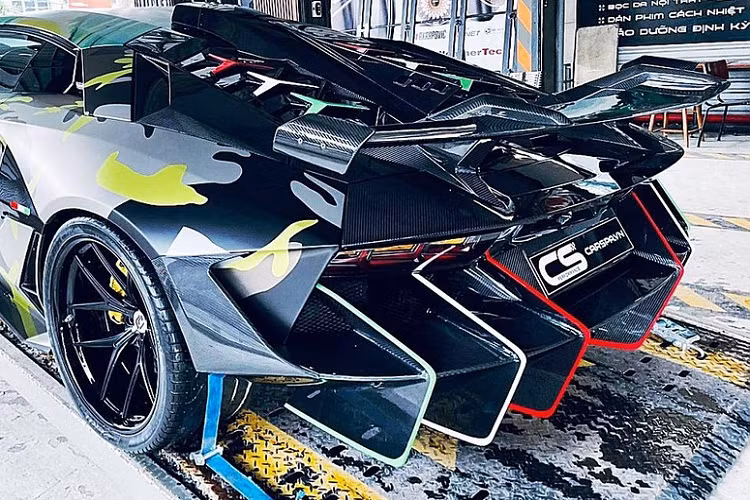 Hiện chưa rõ là chủ nhân của xe Lamborghini Aventador LP700-4 đã chi ra bao nhiều tiền để nâng cấp gói độ Duke Dynamics, chỉ biết rằng, tại thị trường nước ngoài, khách hàng phải chỉ ra từ 35.000 đô la đến 50.000 đô la, tương đương 796 triệu đến 1 tỷ đông để sở hữu bản độ đắt đỏ này. Hiện chưa rõ xe Lamborghini Aventador LP700-4 độ Duke Dynamics của đại gia Việt có được thông nòng động cơ hay không.